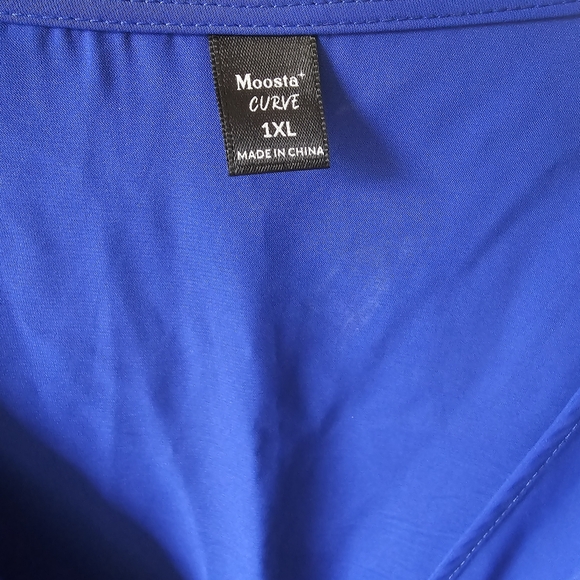 Beautiful womens royal blue v-neck blouse/top - Picture 7 of 7